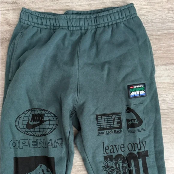 Nike Open Air Performance Men's Club Fleece Cuff Pants - Green - Picture 2 of 12